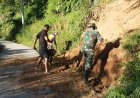 Semangat peduli lingkungan, Babinsa Mamasa pimpin bersihkan jalan bersama warga